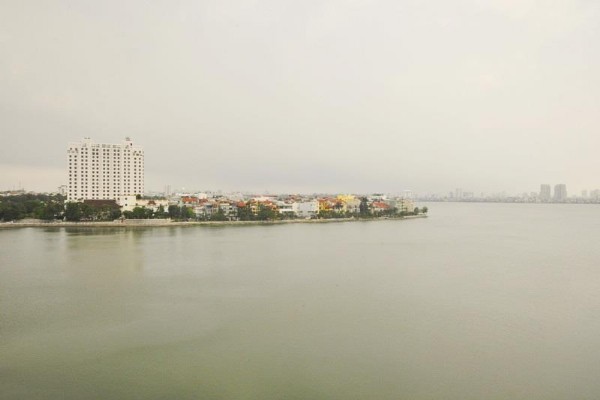 *Lake View 3 Bedroom Apartment Rental in Quang An street, Tay Ho District, Modern Amenities* 2