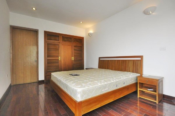 *Lake View 3 Bedroom Apartment Rental in Quang An street, Tay Ho District, Modern Amenities* 11