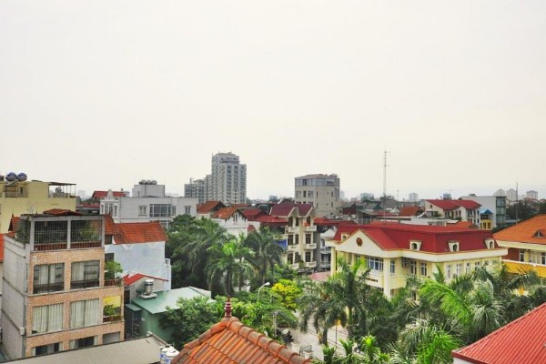 *Lake View 3 Bedroom Apartment Rental in Quang An street, Tay Ho District, Modern Amenities* 15