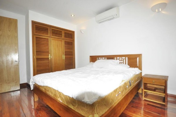 *Lake View 3 Bedroom Apartment Rental in Quang An street, Tay Ho District, Modern Amenities* 8