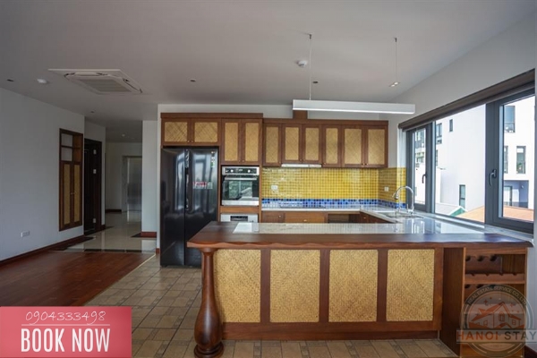 Lake view and morden 3 bedroom apartment for rent on Tu Hoa street, Tay Ho 16