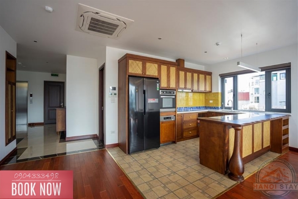 Lake view and morden 3 bedroom apartment for rent on Tu Hoa street, Tay Ho 17