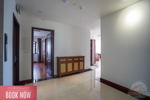 Lake view and morden 3 bedroom apartment for rent on Tu Hoa street, Tay Ho 24