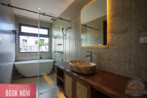 Lake view and morden 3 bedroom apartment for rent on Tu Hoa street, Tay Ho 30
