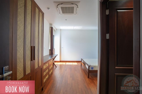 Lake view and morden 3 bedroom apartment for rent on Tu Hoa street, Tay Ho 32