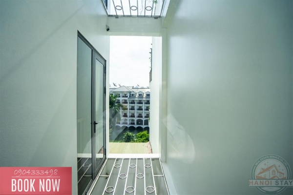 Lake view and morden 3 bedroom apartment for rent on Tu Hoa street, Tay Ho 36