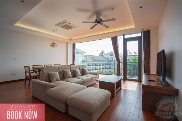 Lake view and morden 3 bedroom apartment for rent on Tu Hoa street, Tay Ho 4