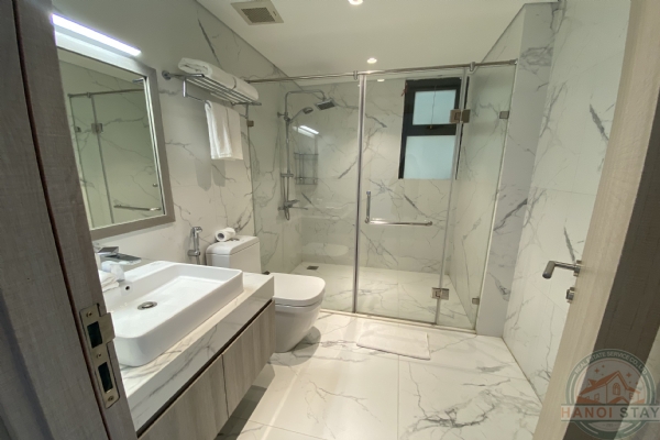 *Lake View Apartment for in Hanoi, Beautiful Terrace & Convenient Center* 3