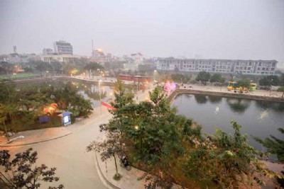 *Lake View Apartment near Water Park, Tay Ho  - COZY ROOM*