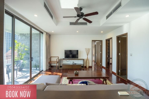 LAKE VIEW apartment with 4 bedrooms for rent in Dang Thai Mai street, Tay Ho 5