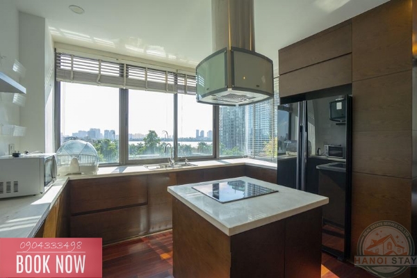 LAKE VIEW apartment with 4 bedrooms for rent in Dang Thai Mai street, Tay Ho 11