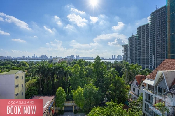 LAKE VIEW apartment with 4 bedrooms for rent in Dang Thai Mai street, Tay Ho 8