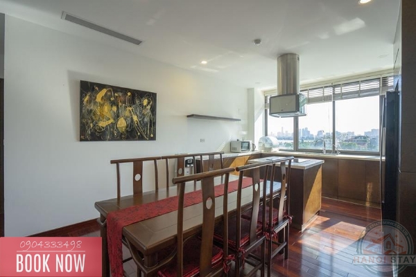 LAKE VIEW apartment with 4 bedrooms for rent in Dang Thai Mai street, Tay Ho 9