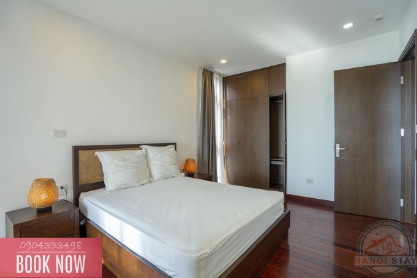 LAKE VIEW apartment with 4 bedrooms for rent in Dang Thai Mai street, Tay Ho 20