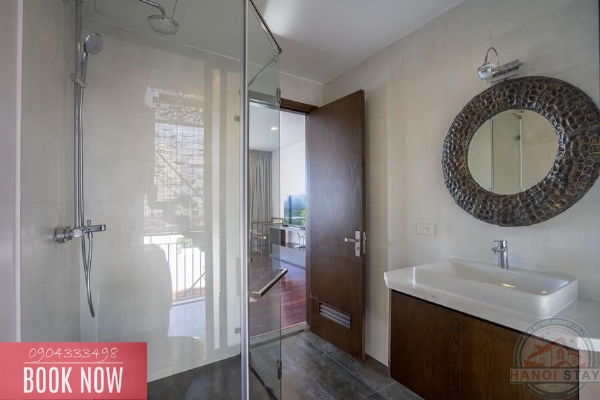 LAKE VIEW apartment with 4 bedrooms for rent in Dang Thai Mai street, Tay Ho 26