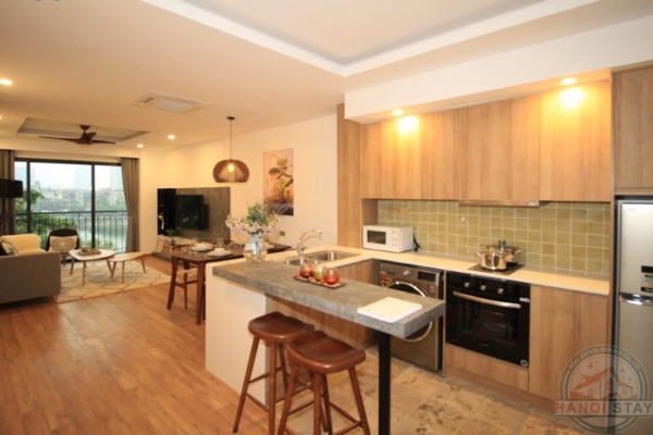 *Lake View & Balcony 2 BR Apartment for rent in Pham Huy Thong str, Ba Dinh* 2