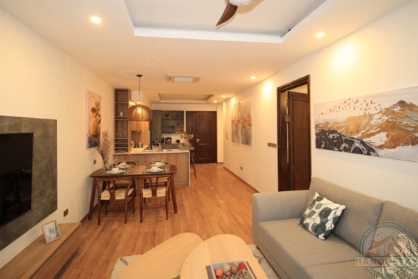 *Lake View & Balcony 2 BR Apartment for rent in Pham Huy Thong str, Ba Dinh* 4