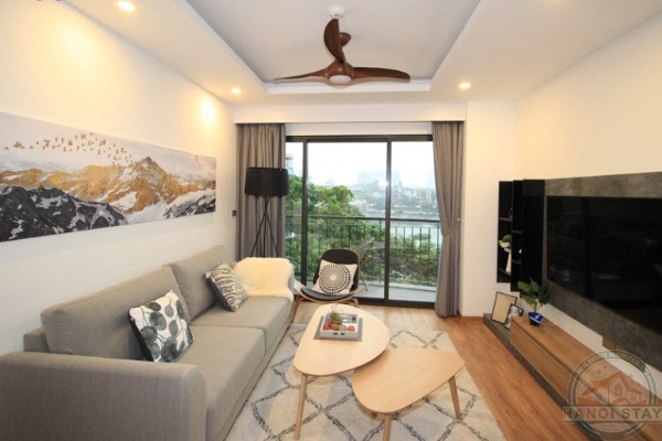 *Lake View & Balcony 2 BR Apartment for rent in Pham Huy Thong str, Ba Dinh* 5