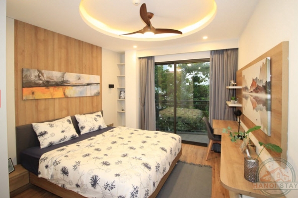 *Lake View & Balcony 2 BR Apartment for rent in Pham Huy Thong str, Ba Dinh* 8