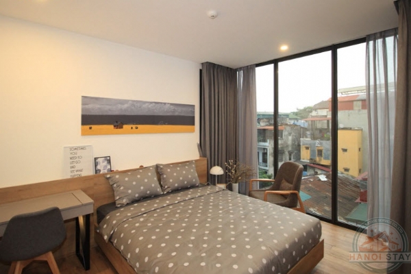 *Lake View & Balcony 2 BR Apartment for rent in Pham Huy Thong str, Ba Dinh* 14