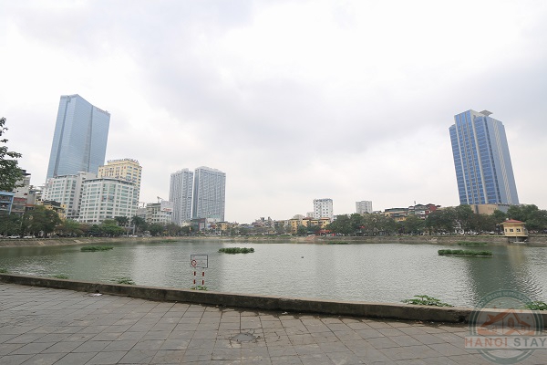 *Lake View & Balcony 2 BR Apartment for rent in Pham Huy Thong str, Ba Dinh* 18