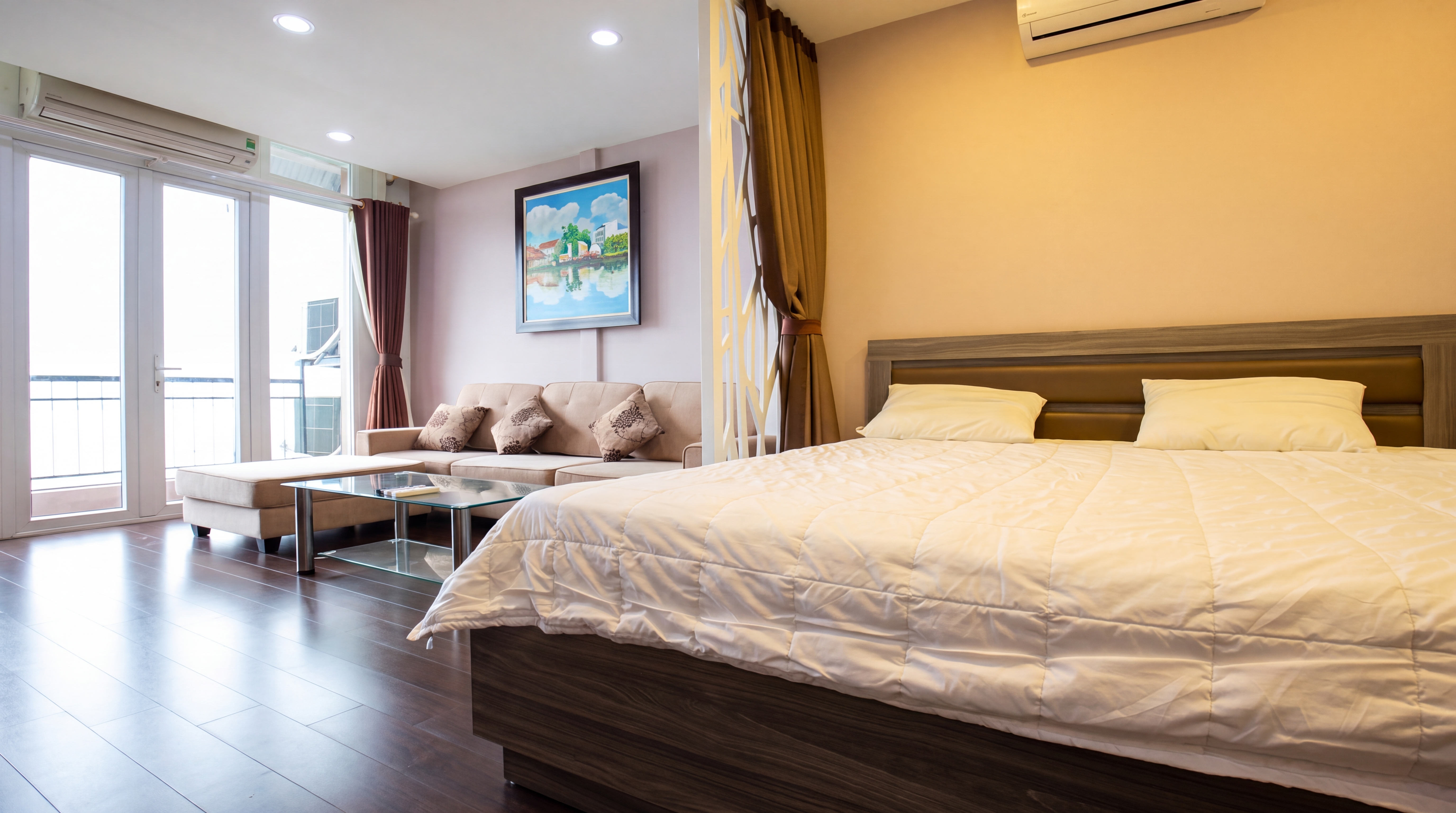 Lake View & Budget Apartment for rent near Truc Bach Area, Hanoi