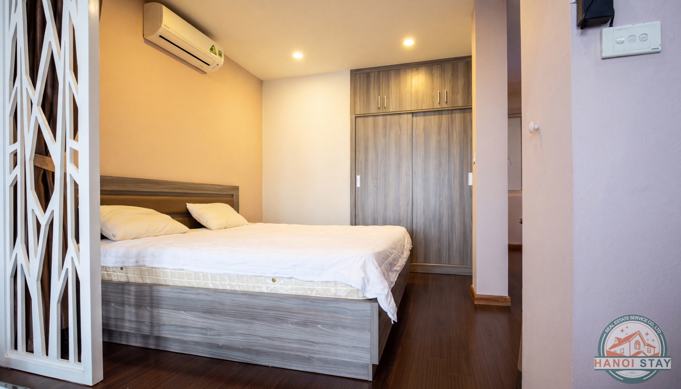 Lake View & Budget Apartment for rent near Truc Bach Area, Hanoi 2
