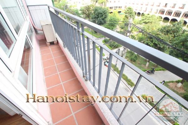*Lake view & Green View Apartment for rent in Tu Hoa street, Tay Ho* 4