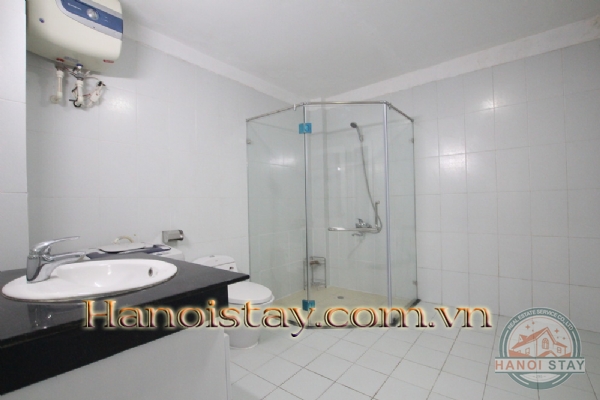 *Lake view & Green View Apartment for rent in Tu Hoa street, Tay Ho* 11