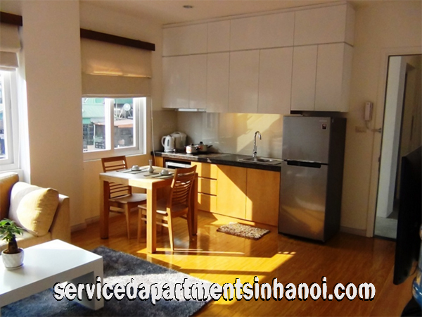 Lake view modern serviced apartment in Kim Ma str, Ba Dinh 9