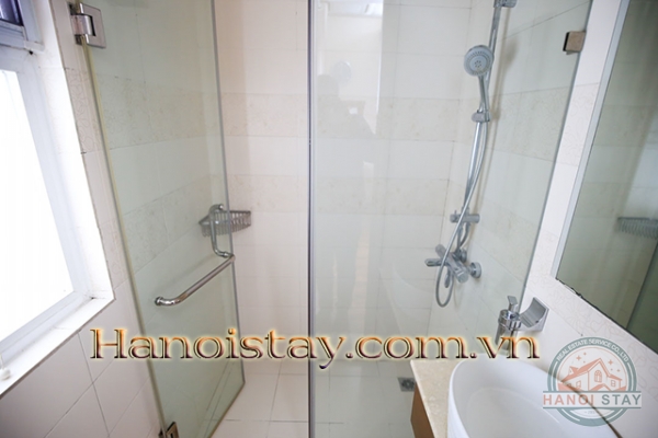 *Lake View Top Floor 4 Bedroom Serviced Apartment rental in Quang Khanh street, Tay Ho* 7