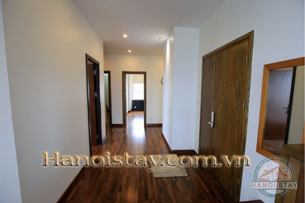 *Lake View Top Floor 4 Bedroom Serviced Apartment rental in Quang Khanh street, Tay Ho* 8