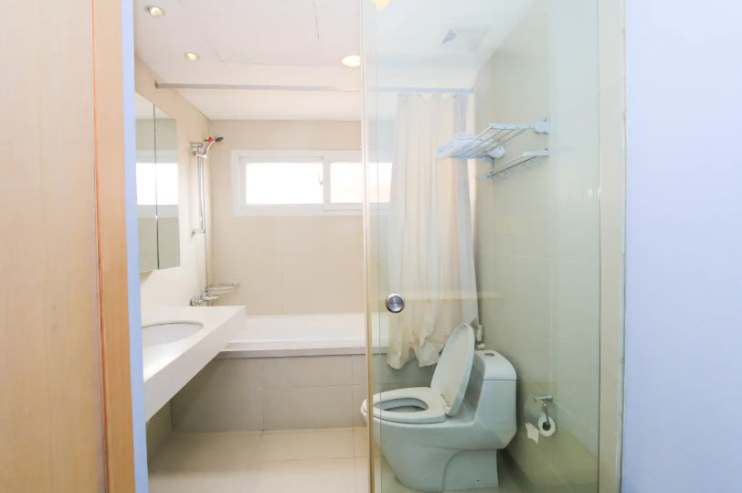 Lake View Two Bedroom Apartment Rental in Quang Khanh street, Tay Ho, Reasonable Price 7