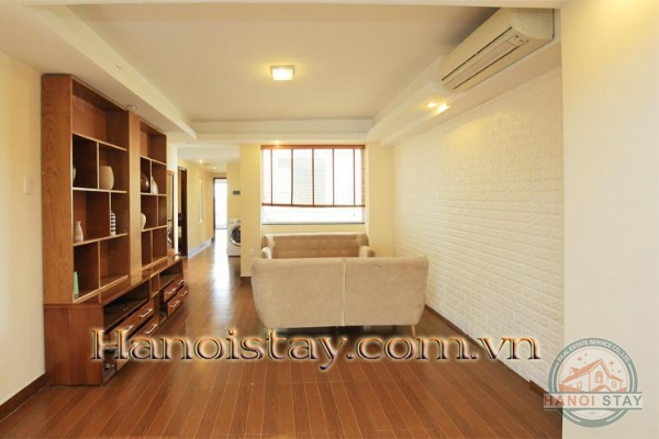 Lakefront Three bedroom Apartment Rental in Xuan Dieu st, Tay Ho, *Perfect Sunset 1