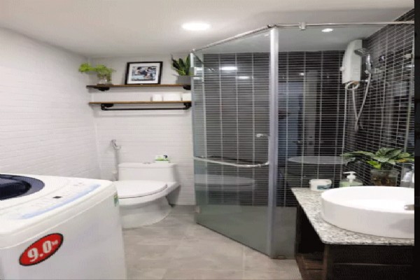Lakeview Studio Apartment Rental in Truc Bach Area, Ba Dinh, Lovely Balcony 10