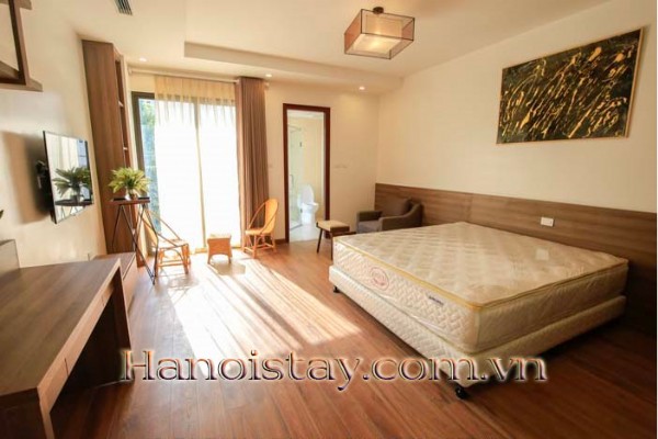 Large 3BR Apartment Direct Lake view in Quan An Area, Center of Tay Ho 12