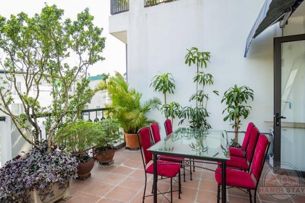 *Large Balcony, Big Living Room 02 BR Apartment for rent in West Lake* 16