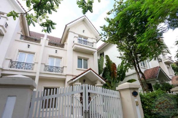 Large furnished villa to lease in Hoa Sua Vinhomes Riverside 1