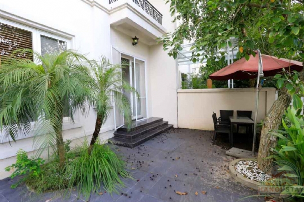 Large furnished villa to lease in Hoa Sua Vinhomes Riverside 8