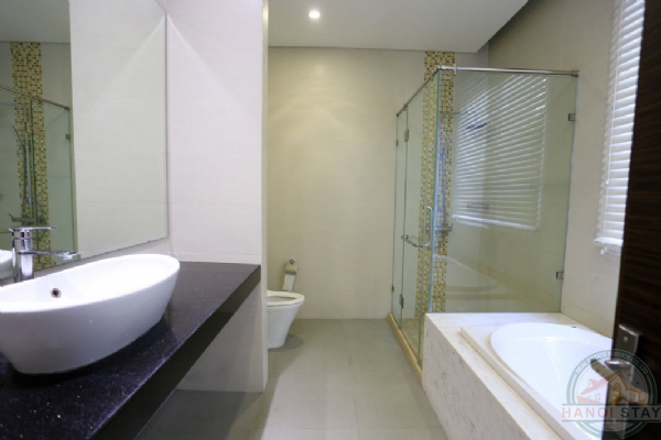 Large furnished villa to lease in Hoa Sua Vinhomes Riverside 15