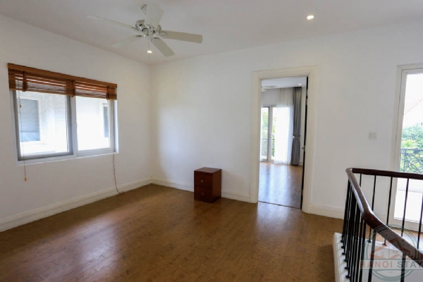 Large furnished villa to lease in Hoa Sua Vinhomes Riverside 20