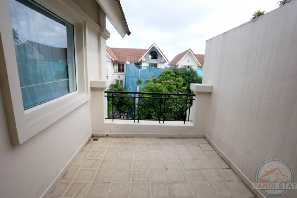 Large furnished villa to lease in Hoa Sua Vinhomes Riverside 21