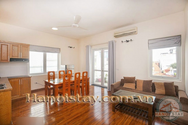 *Light & good size Tay Ho apartment Rental, Breezy Balcony* 1