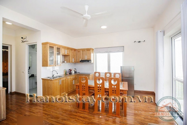 *Light & good size Tay Ho apartment Rental, Breezy Balcony* 2