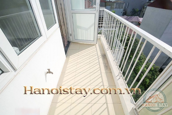*Light & good size Tay Ho apartment Rental, Breezy Balcony* 7