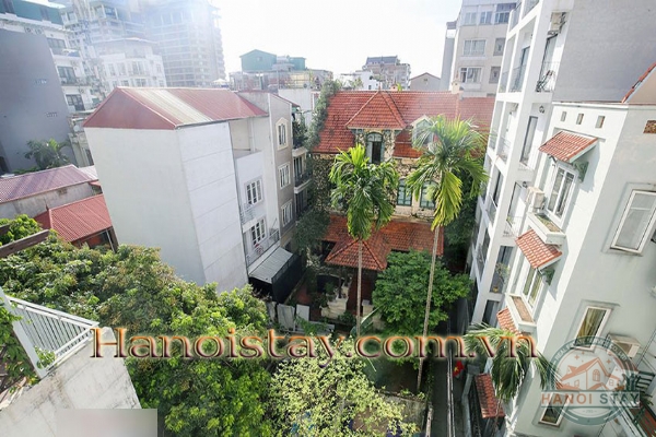 *Light & good size Tay Ho apartment Rental, Breezy Balcony* 8