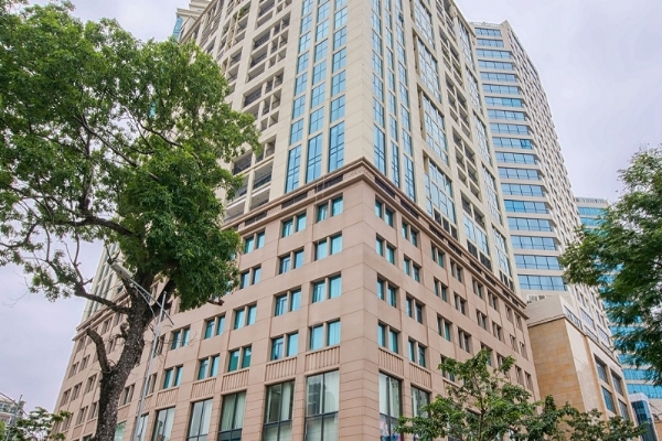 Live in Comfort: Elegance 3 BR Serviced Apartment for rent in Hoang Thanh Tower, Hai Ba Trung with Indoor Pool & Gym