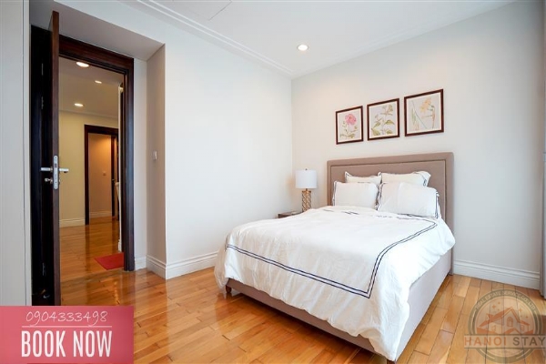 Live in Comfort: Elegance 3 BR Serviced Apartment for rent in Hoang Thanh Tower, Hai Ba Trung with Indoor Pool & Gym 18