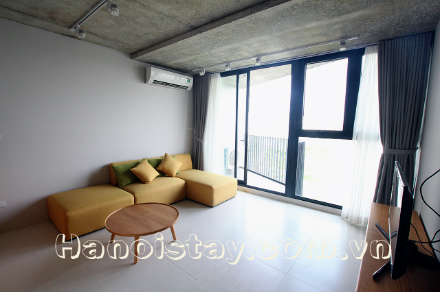 Lovely Lakeview One Bedroom Apartment Rental in Le Duan street, Dong Da 2