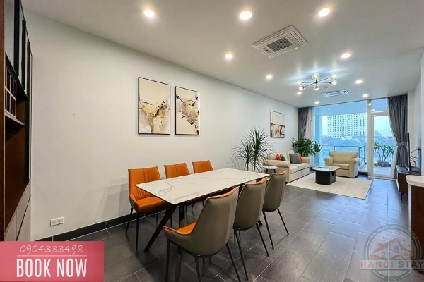 Luxurious Lake View: Spacious 3BR Apartment for Rent on Quang An Street, Tay Ho 9